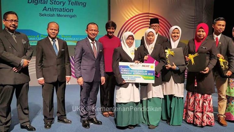 MEMACU PENDIDIKAN DI ERA REVOLUSI INDUSTRI 4.0