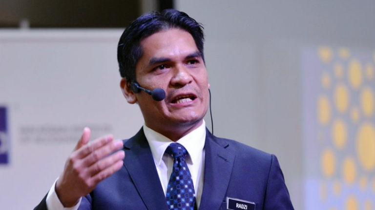 Dr. Mohd Radzi bin Md Jidin Menteri Pendidikan