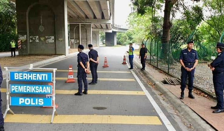 PKP Fasa 4 Dibenar Keluar Berdua