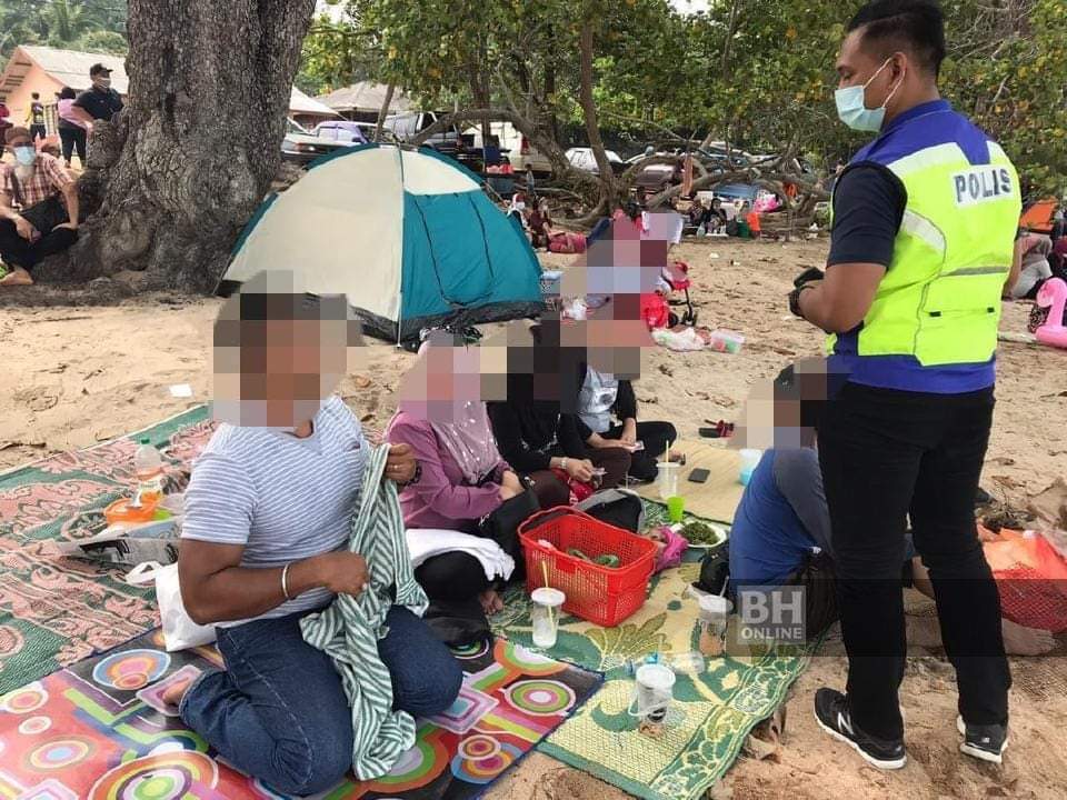 Pakai Pelitup Muka Atau Denda RM1000